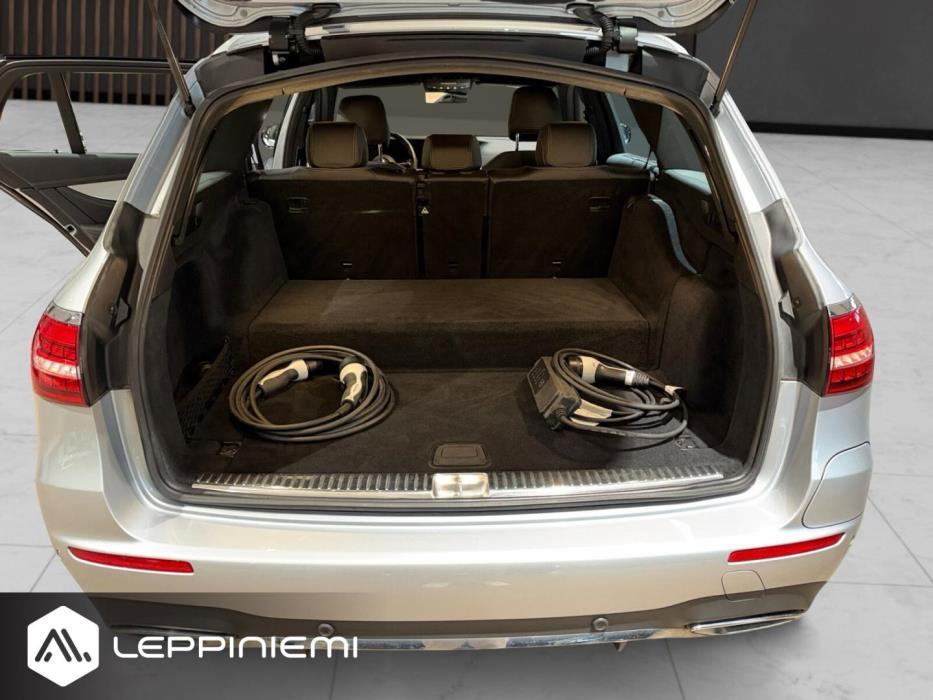 MERCEDES-BENZ E 2022