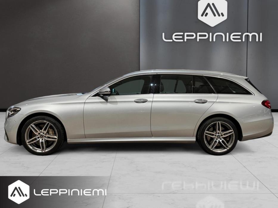 MERCEDES-BENZ E 2022