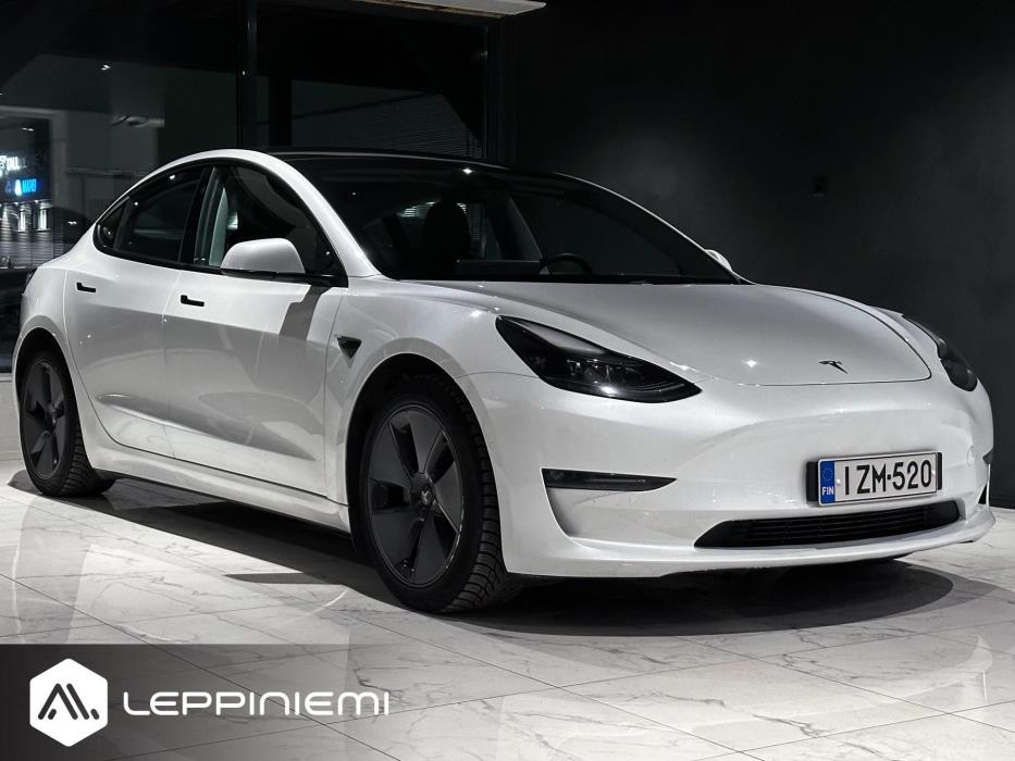 TESLA Model 3 2021
