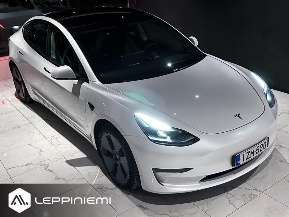TESLA Model 3 2021