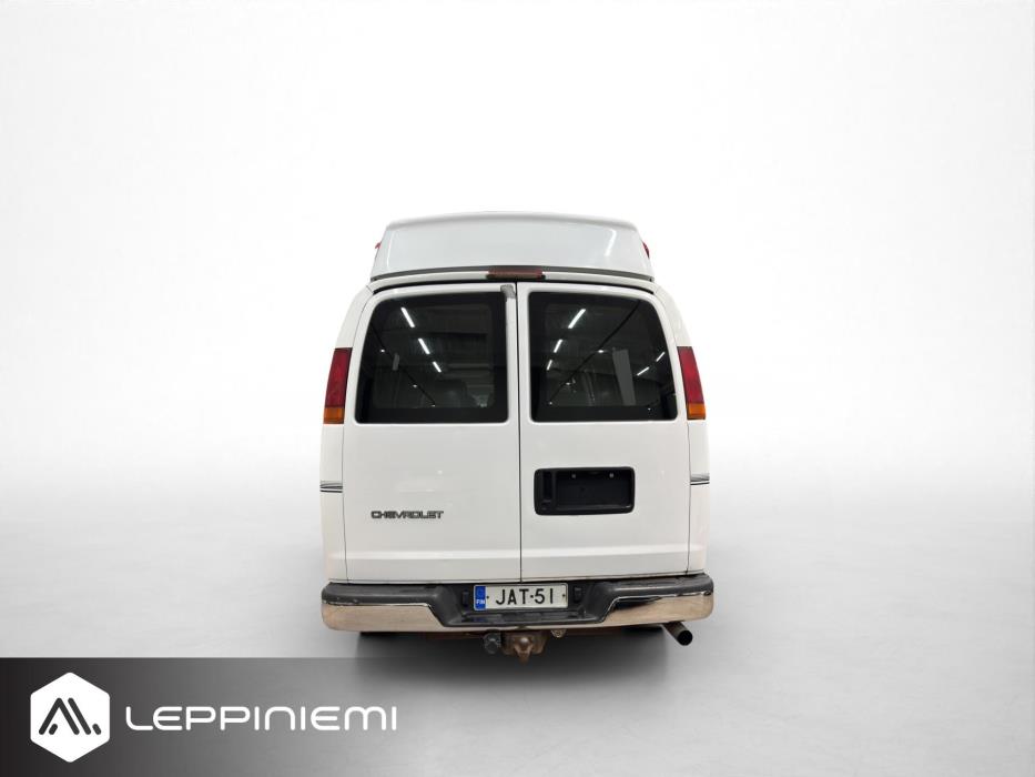 CHEVROLET Chevy Van 2006