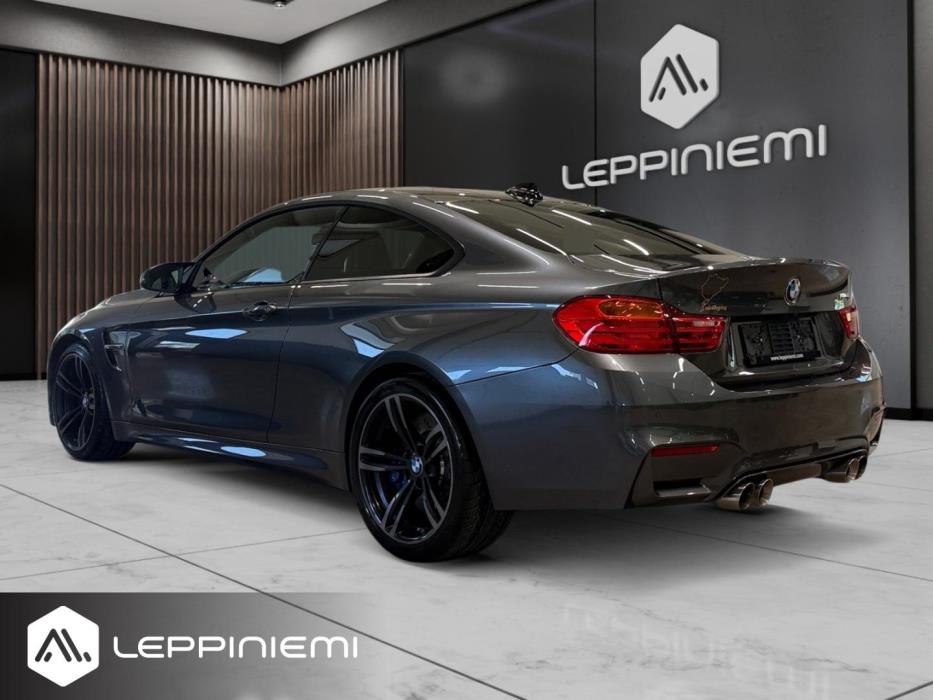 BMW M4 2015