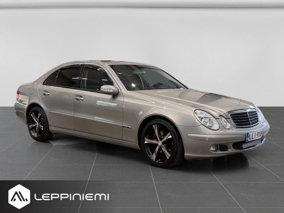 MERCEDES-BENZ E 2004