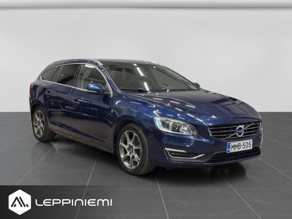 VOLVO V60 2015