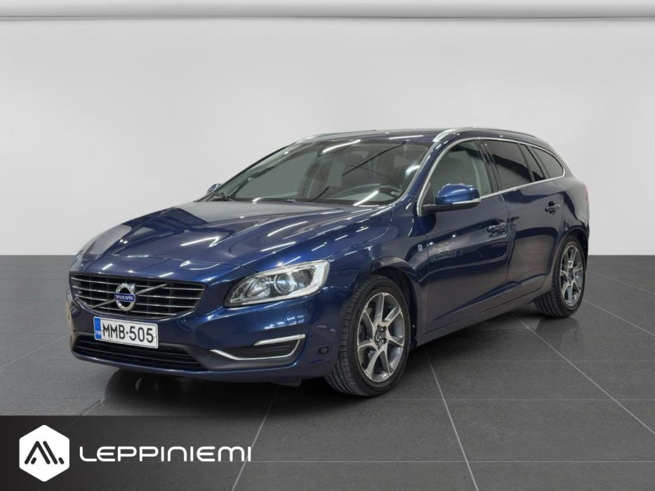 VOLVO V60 2015