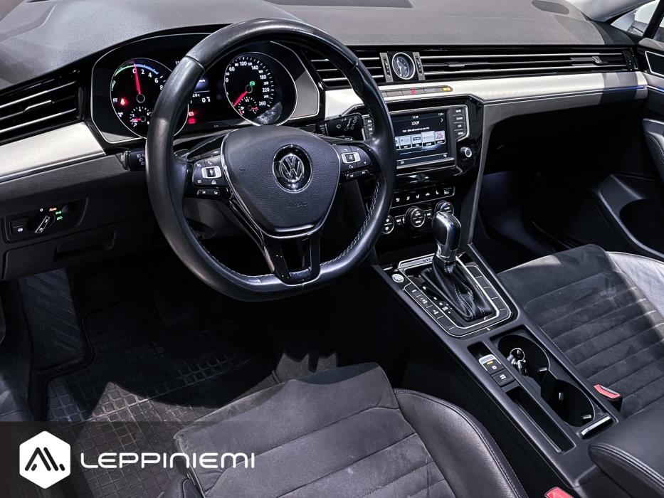 VOLKSWAGEN Passat 2017