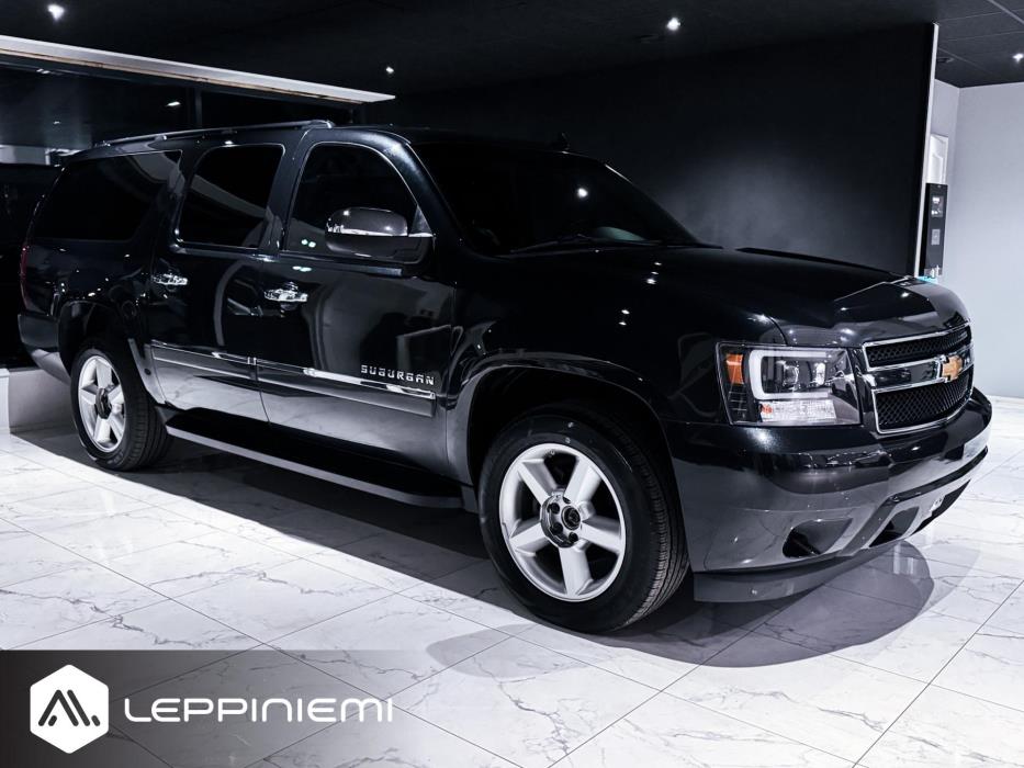 CHEVROLET Suburban 2011