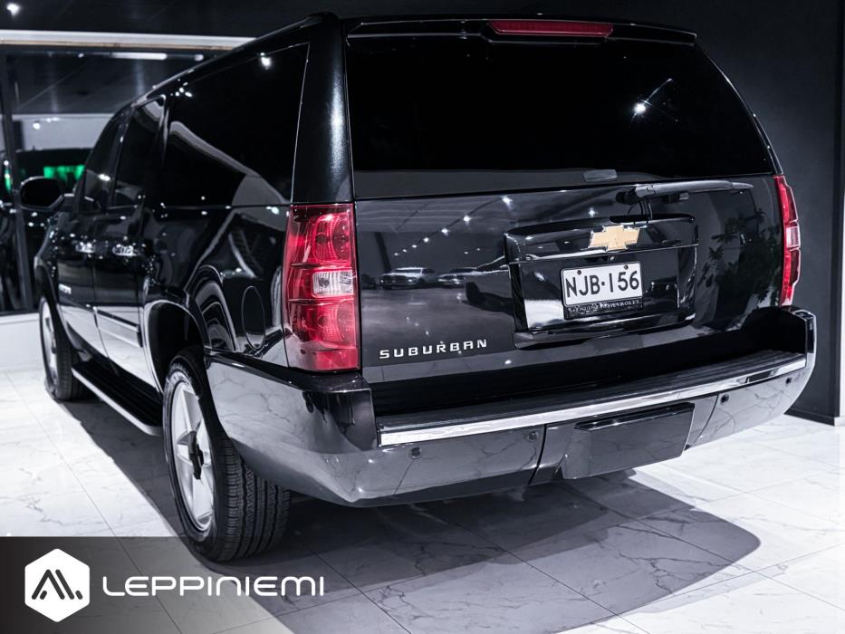 CHEVROLET Suburban 2011