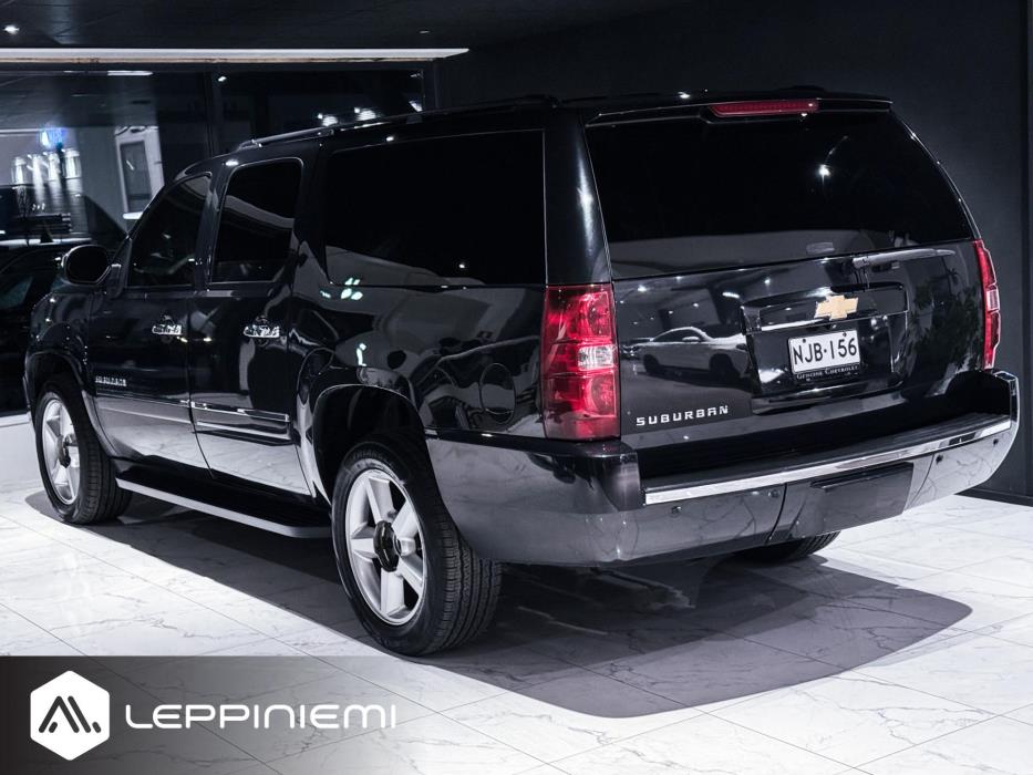 CHEVROLET Suburban 2011