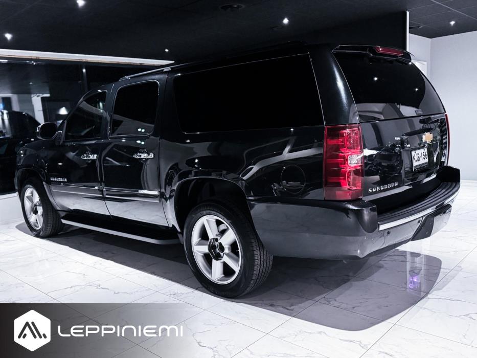 CHEVROLET Suburban 2011