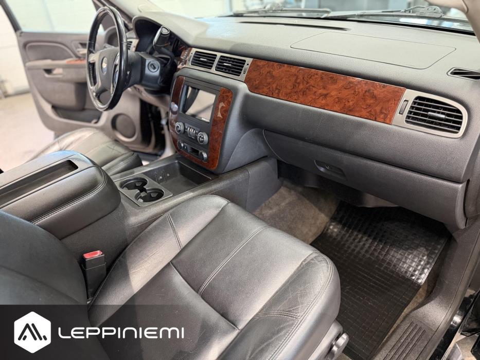 CHEVROLET Suburban 2010