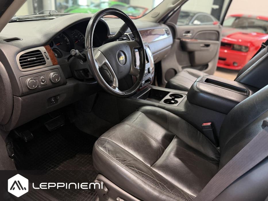 CHEVROLET Suburban 2010