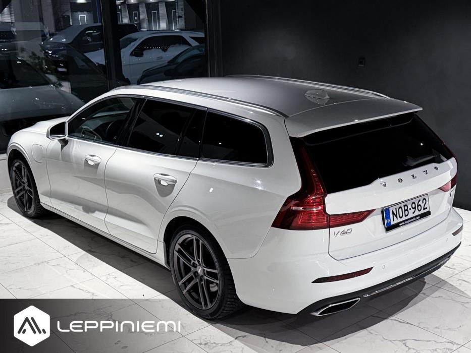 VOLVO V60 2022