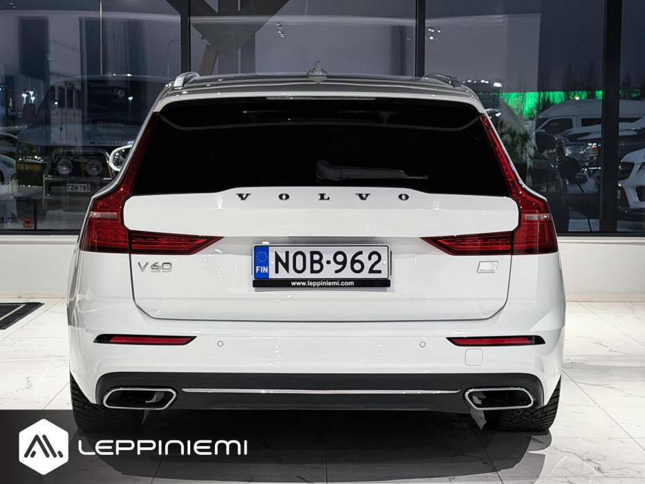 VOLVO V60 2022