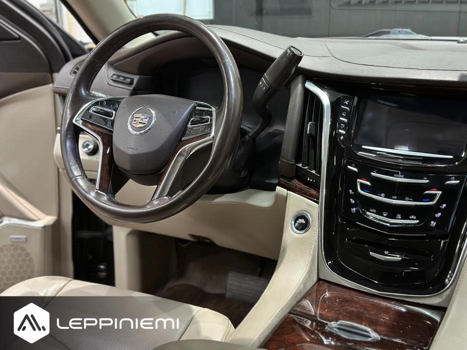 CADILLAC Escalade 2015