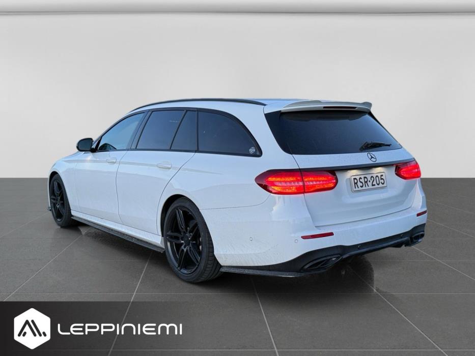 MERCEDES-BENZ E 2017