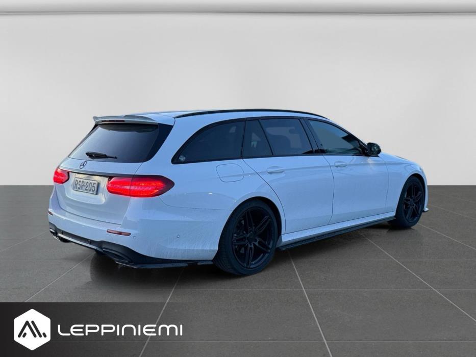 MERCEDES-BENZ E 2017