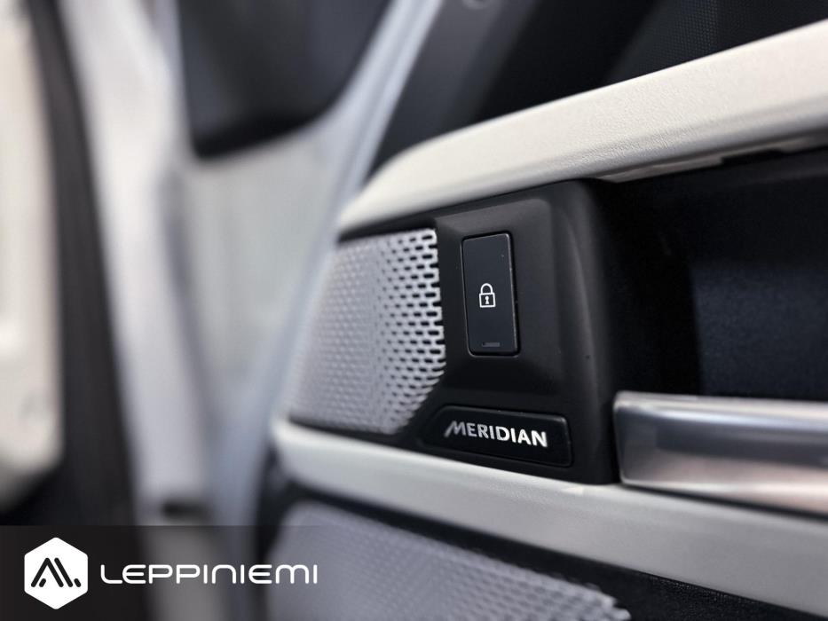 LAND ROVER Defender 2023