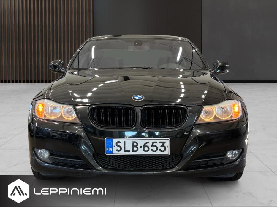 BMW 330 2009