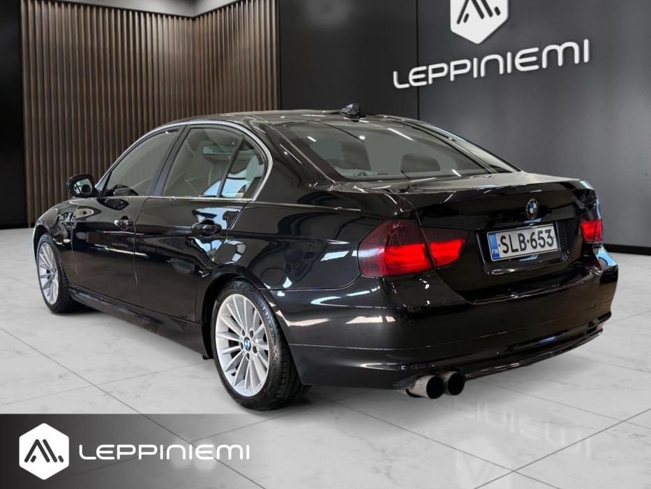 BMW 330 2009