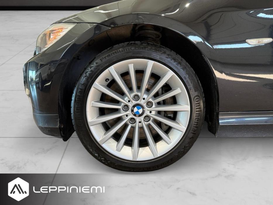 BMW 330 2009