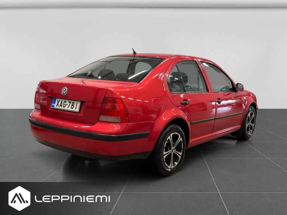 VOLKSWAGEN Bora 2004