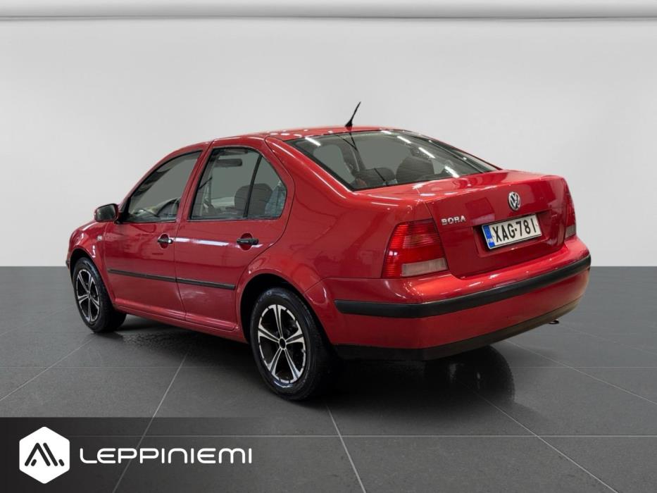 VOLKSWAGEN Bora 2004