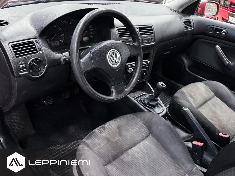 VOLKSWAGEN Bora 2004