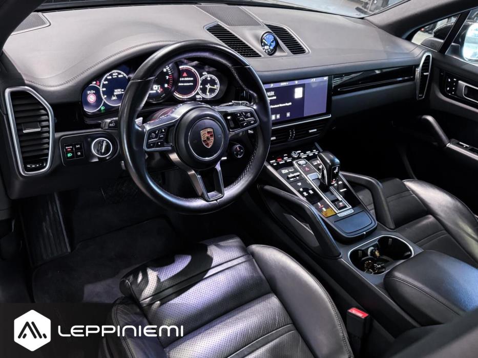 PORSCHE Cayenne 2018