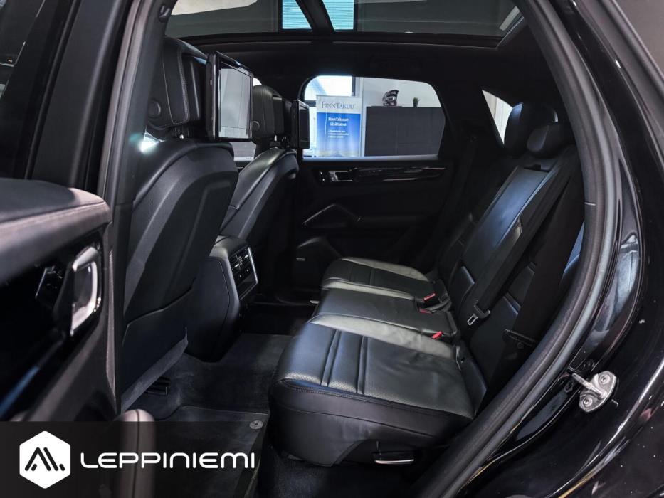 PORSCHE Cayenne 2018