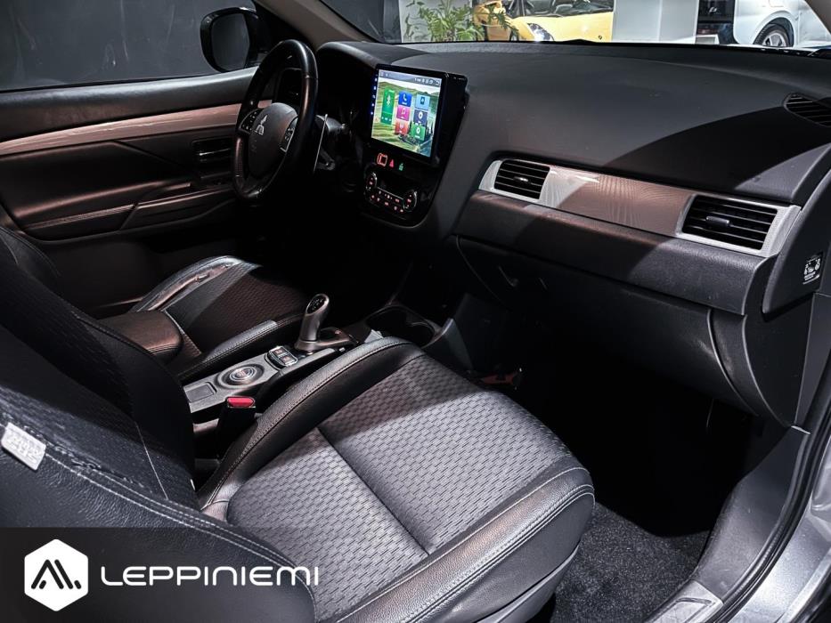 MITSUBISHI Outlander PHEV 2014