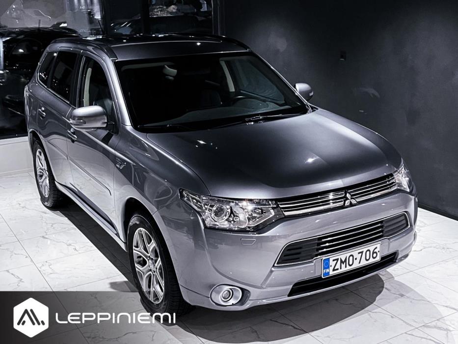 MITSUBISHI Outlander PHEV 2014
