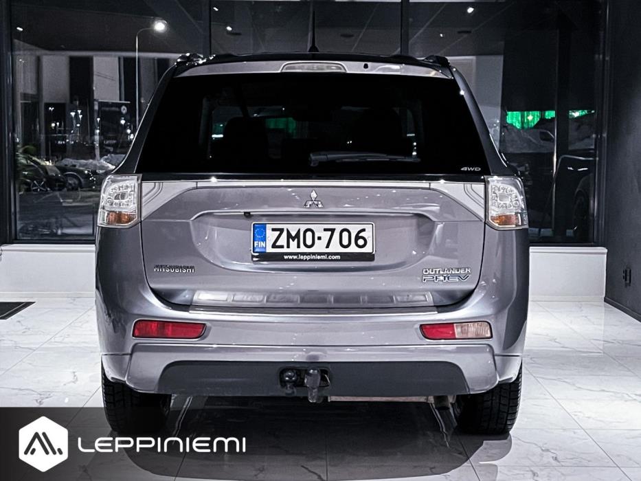 MITSUBISHI Outlander PHEV 2014