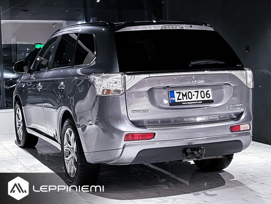MITSUBISHI Outlander PHEV 2014