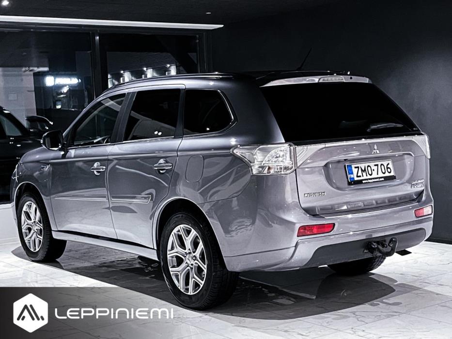MITSUBISHI Outlander PHEV 2014
