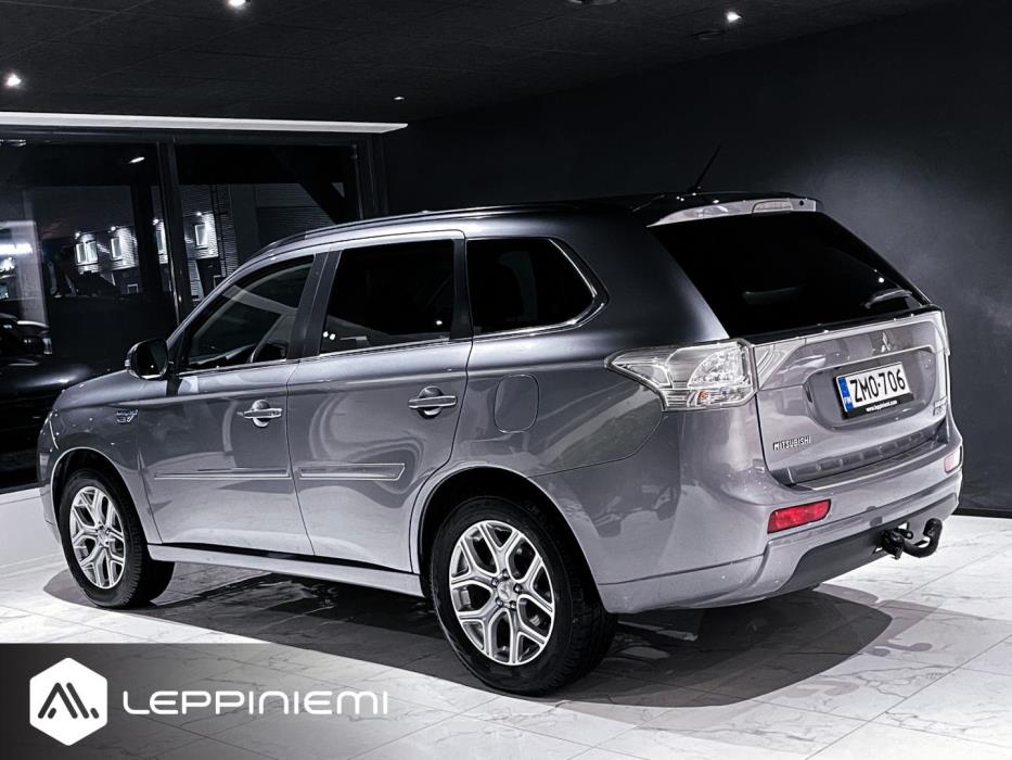 MITSUBISHI Outlander PHEV 2014