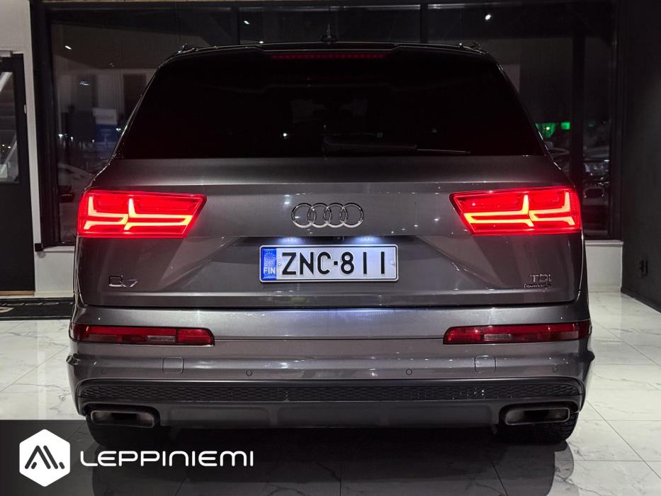 AUDI Q7 2016