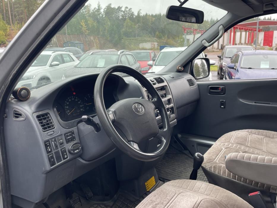 TOYOTA Hiace 2007