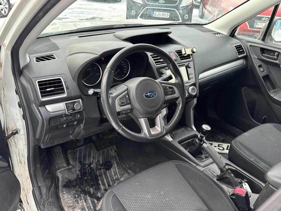 SUBARU Forester 2016