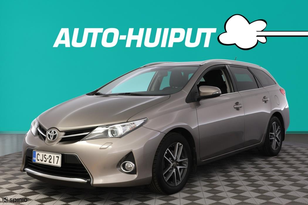 TOYOTA Auris 2015