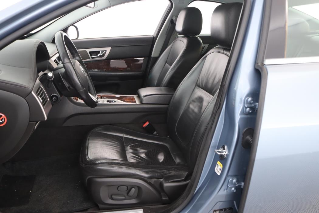 JAGUAR XF 2010