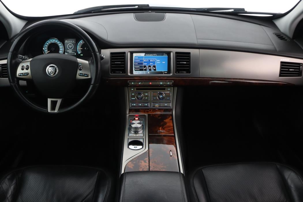 JAGUAR XF 2010