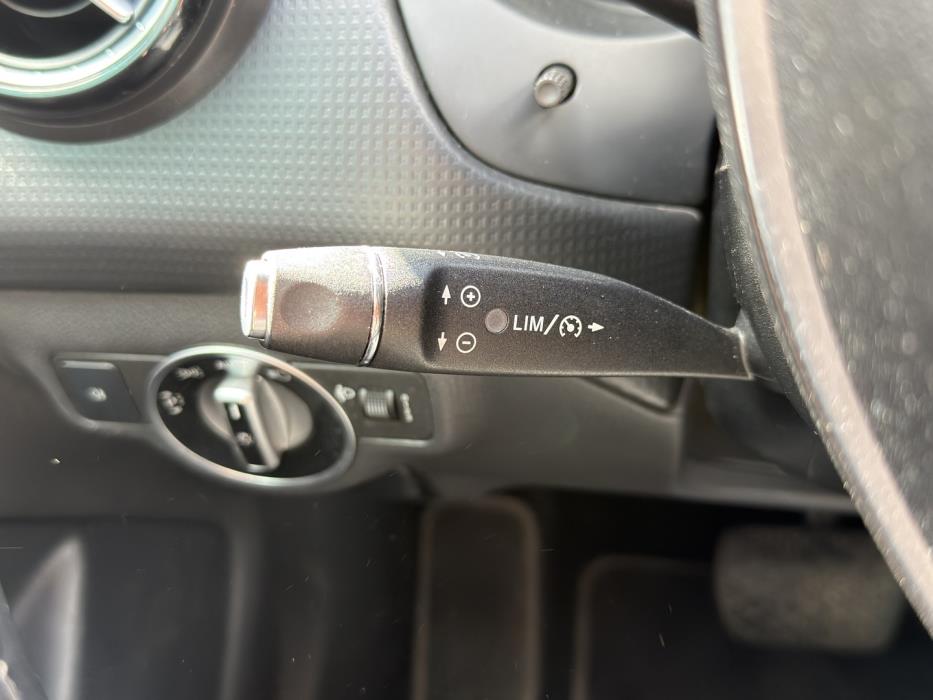 MERCEDES-BENZ A 2013