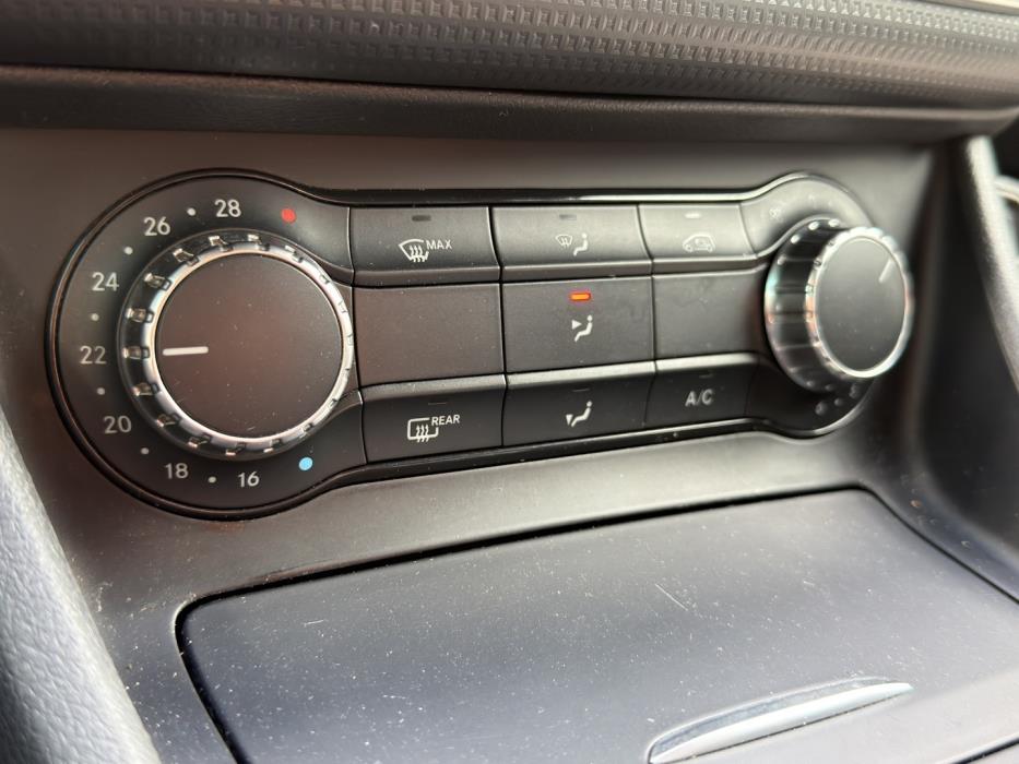 MERCEDES-BENZ A 2013