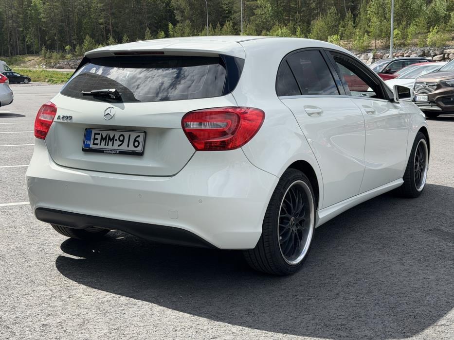 MERCEDES-BENZ A 2013