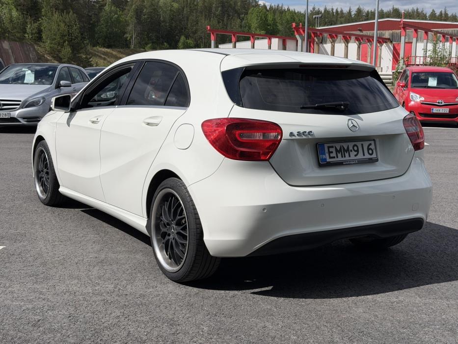 MERCEDES-BENZ A 2013