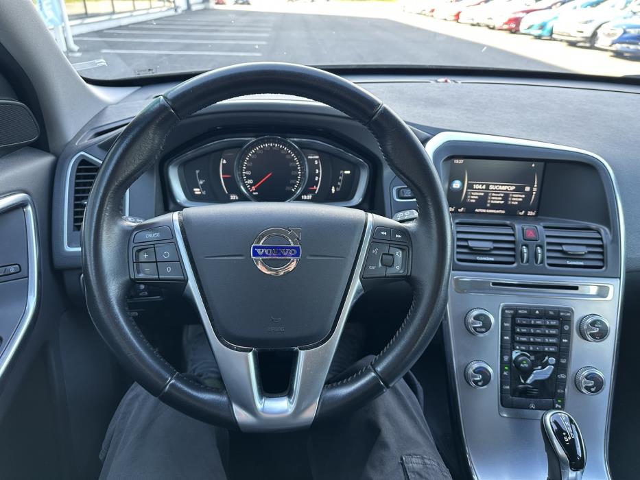 VOLVO XC60 2017