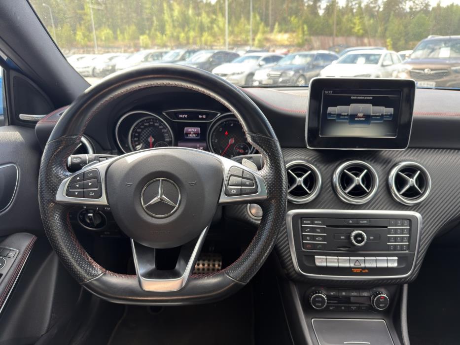 MERCEDES-BENZ A 2016