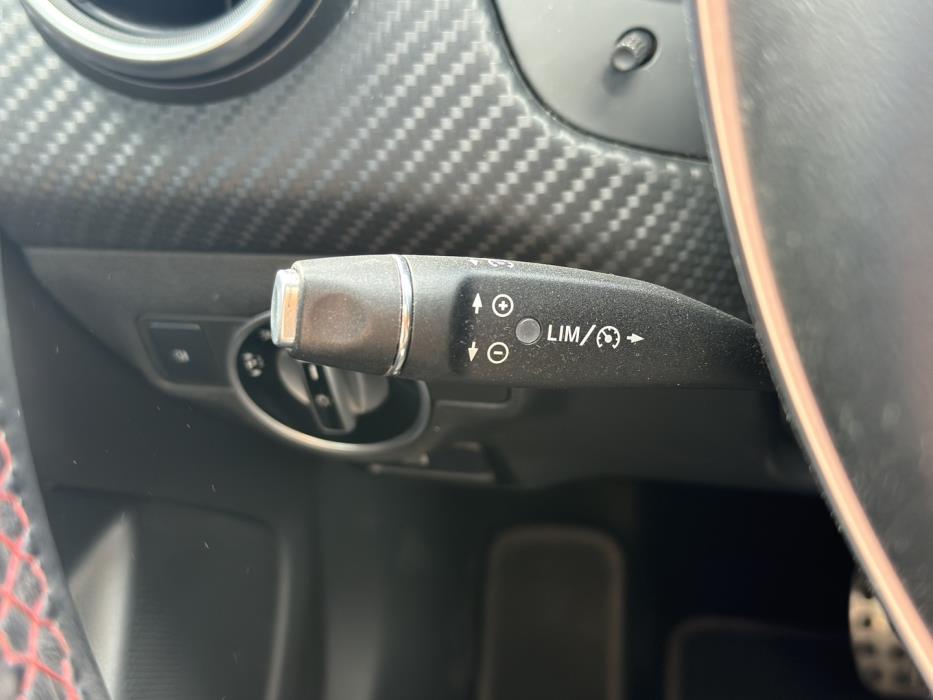 MERCEDES-BENZ A 2016