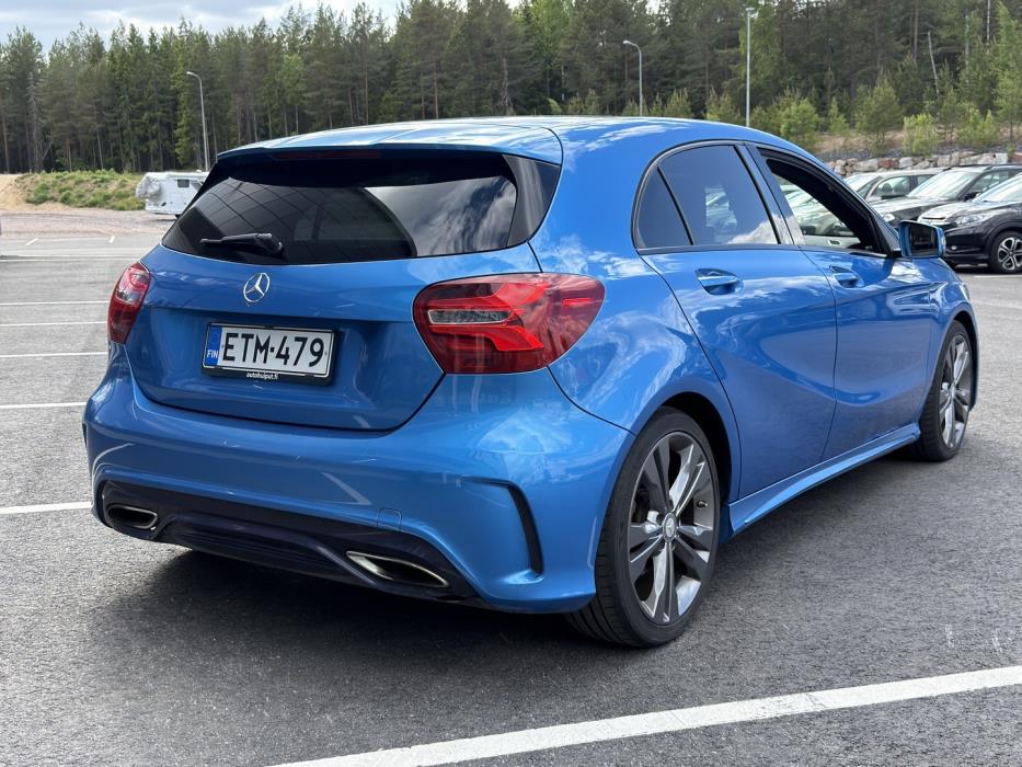 MERCEDES-BENZ A 2016